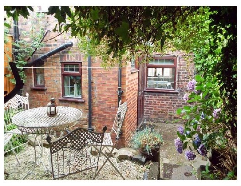 9 Overton Bank a holiday cottage rental for 5 in Leek , 