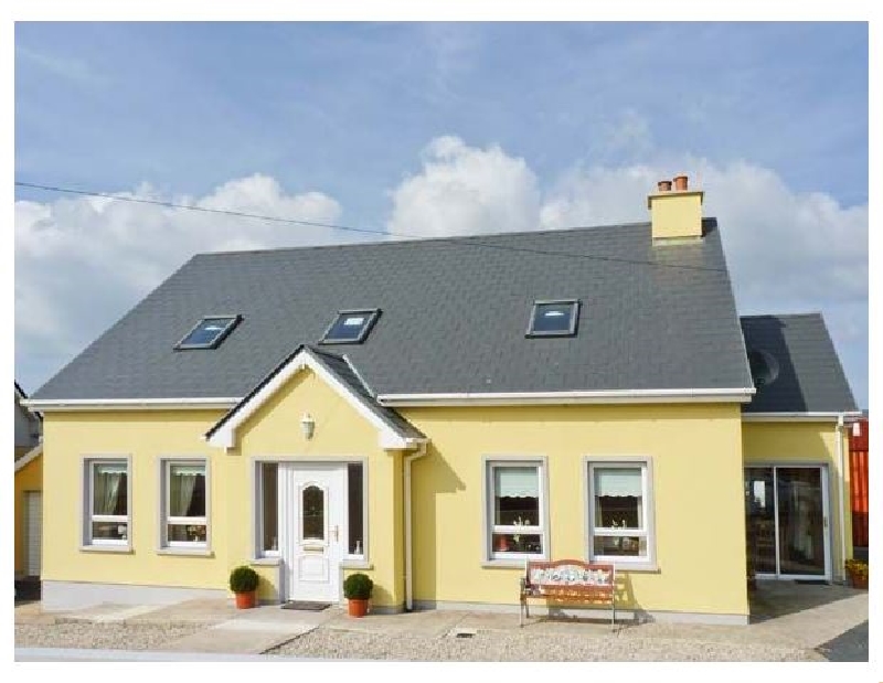 Quay Road Cottage a holiday cottage rental for 4 in Dungloe, 