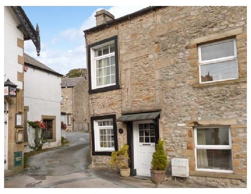 Black Horse Cottage a holiday cottage rental for 3 in Giggleswick, 