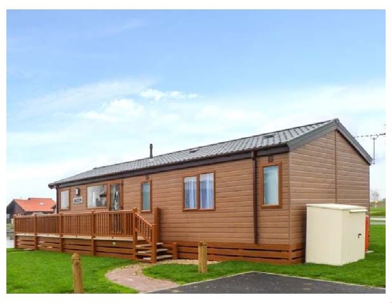 Owl's Nest a holiday cottage rental for 6 in Tattershall Lakes Country Park, 