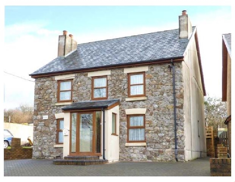 Pen-Yr-Erw a holiday cottage rental for 8 in Kidwelly, 