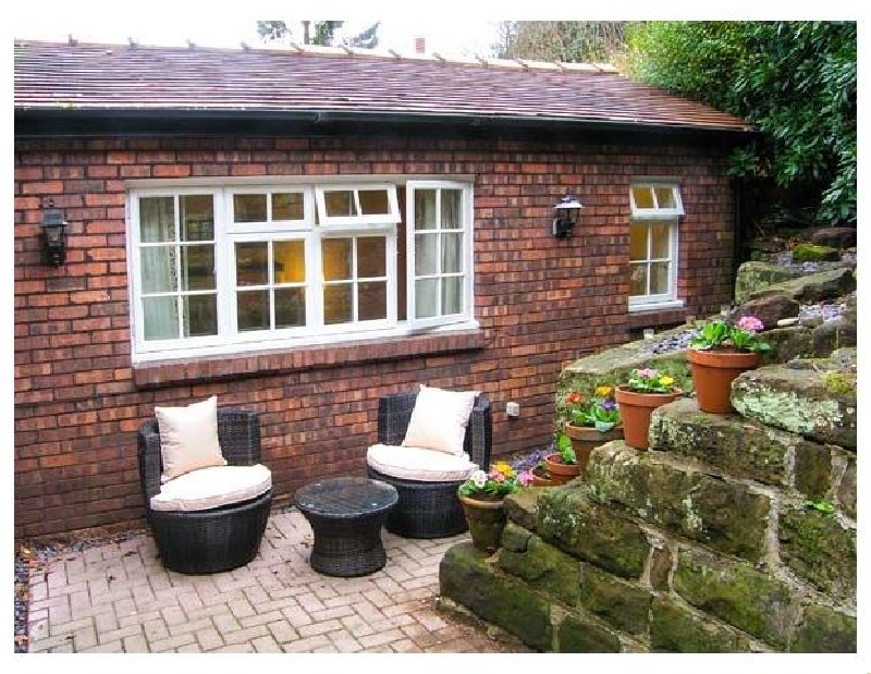 Beechlands Cottage a holiday cottage rental for 2 in Frodsham, 
