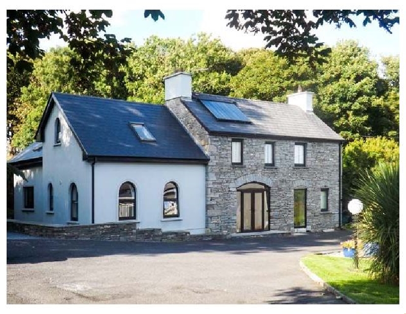 Sunnyside Cottage a holiday cottage rental for 6 in Ennistymon, 