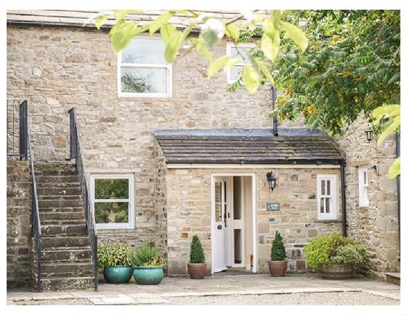 1 Manor Barn a holiday cottage rental for 6 in Carperby, 