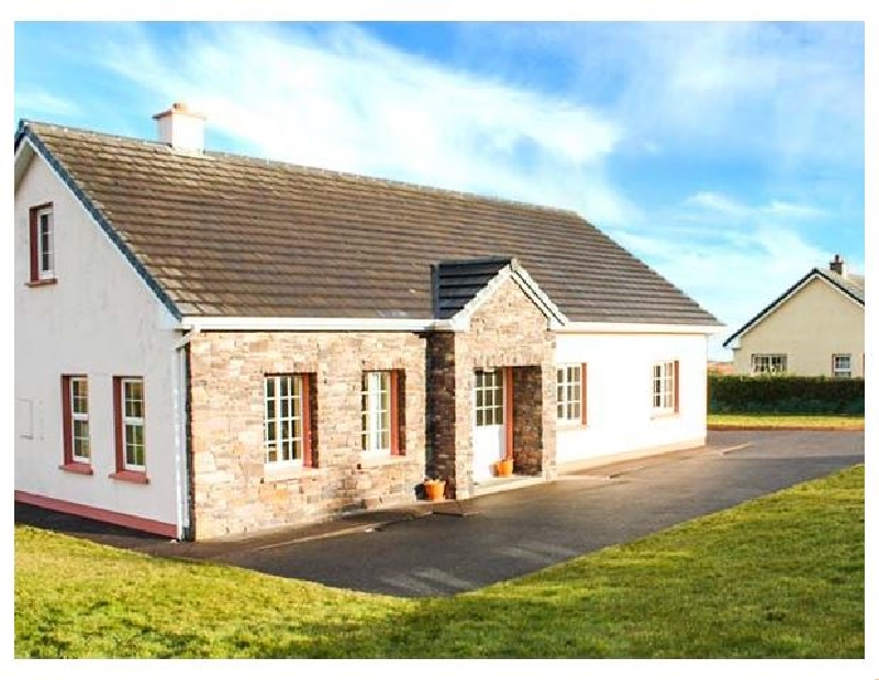 Fuchsia Lodge a holiday cottage rental for 12 in Ballyferriter, 