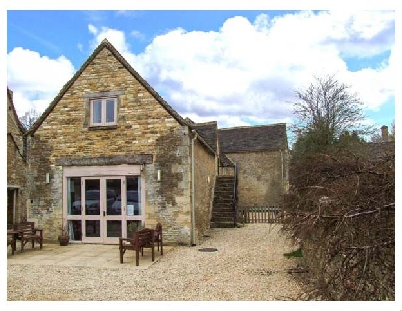 Greyhound Barn a holiday cottage rental for 16 in Barnsley, 