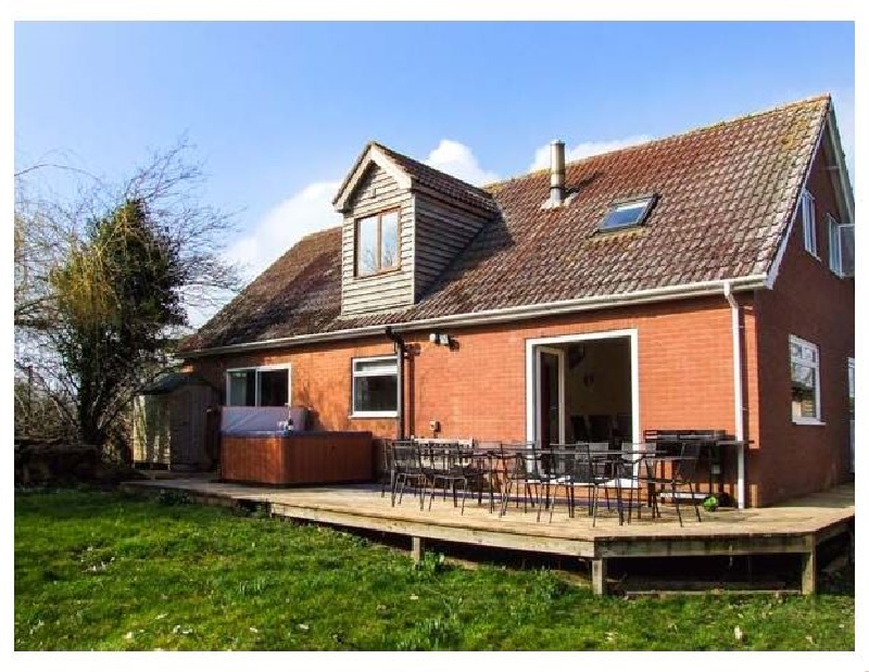Bye Cross Cottage a holiday cottage rental for 10 in Preston-On-Wye, 