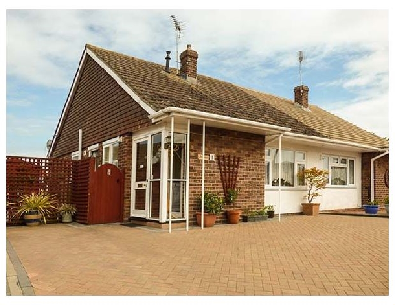 Driftwood a holiday cottage rental for 4 in Clacton-On-Sea, 
