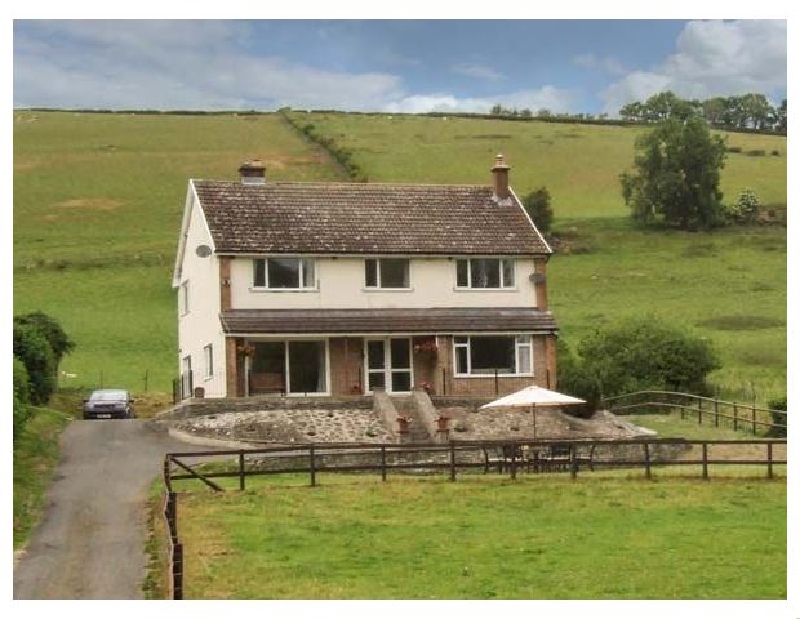 Cwmgilla Farm a holiday cottage rental for 10 in Knighton, 