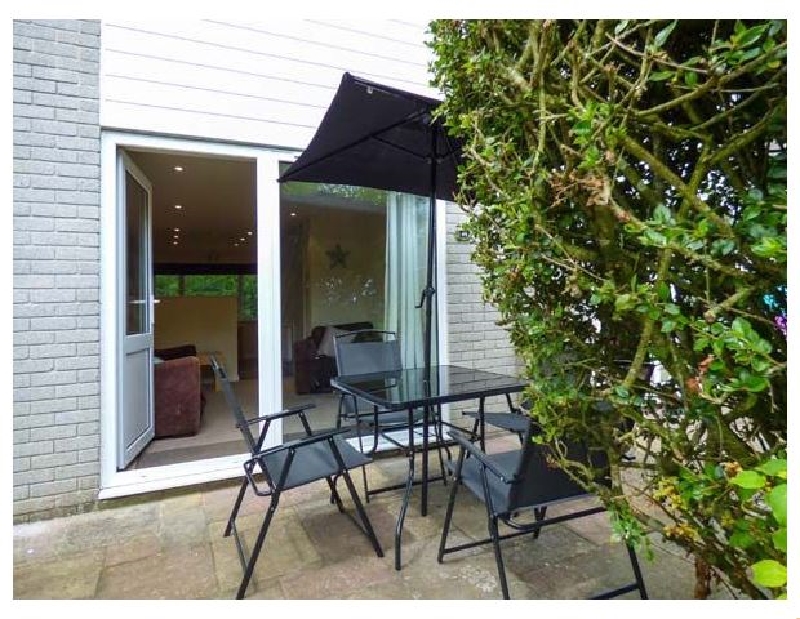 49 Atlantic Reach a holiday cottage rental for 4 in Newquay, 