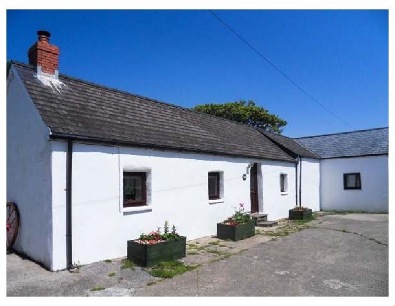 Hill Top Farm Cottage a holiday cottage rental for 6 in Narberth, 