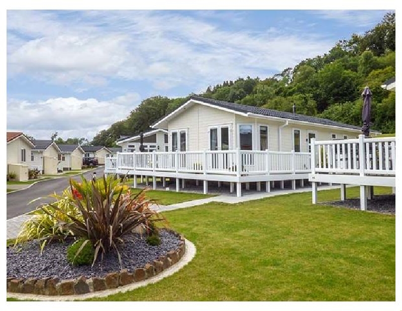 Cwtch Lodge 42 a holiday cottage rental for 6 in Wisemans Bridge, 