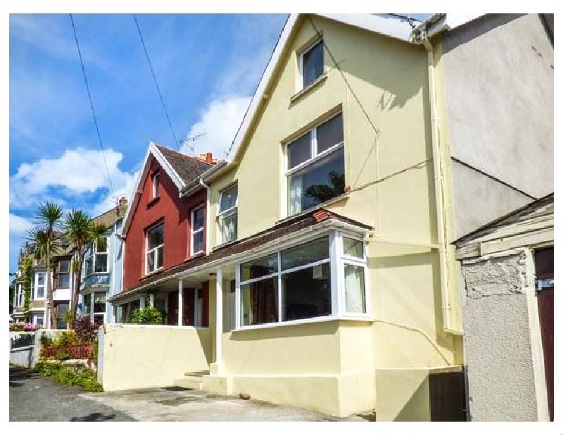 Gwylan Maisonette a holiday cottage rental for 5 in Tenby, 
