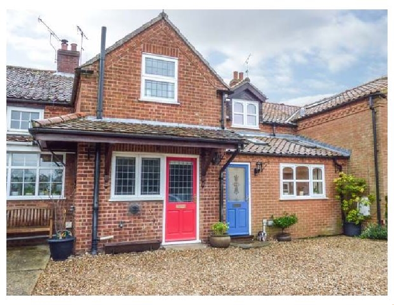 Cameron's Cottage a holiday cottage rental for 4 in Swaffham, 