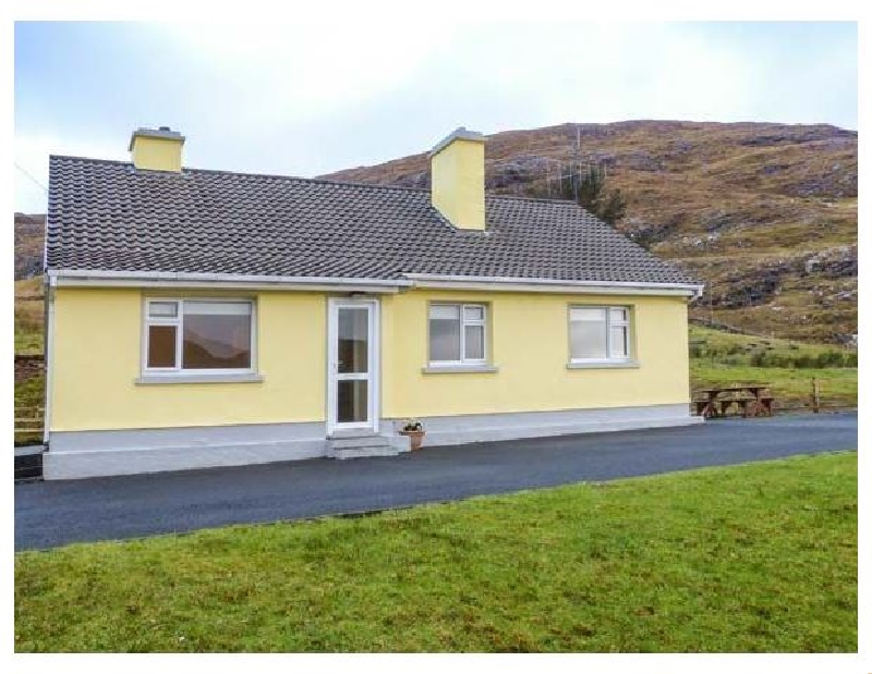 Lough Fee Cottage a holiday cottage rental for 9 in Tully, 
