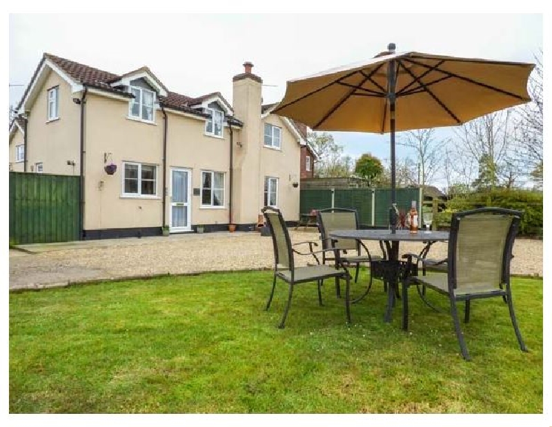 Harvest Moon a holiday cottage rental for 4 in Grundisburgh , 