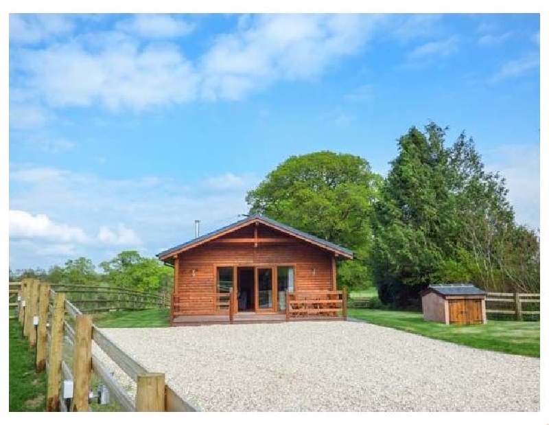 Barn Shelley Lodge a holiday cottage rental for 4 in Copplestone, 