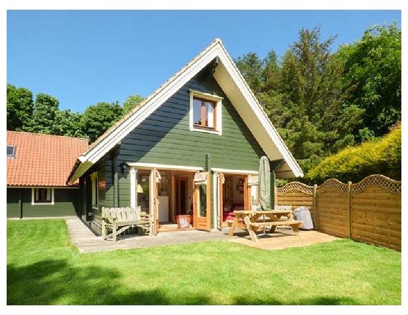 Lime Tree Lodge a holiday cottage rental for 6 in Swarland, 