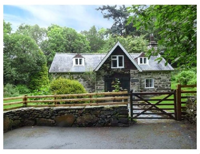Tyn Twll a holiday cottage rental for 7 in Penmaenpool , 