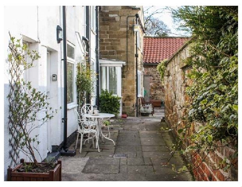Cosy Cottage a holiday cottage rental for 3 in Swainby, 