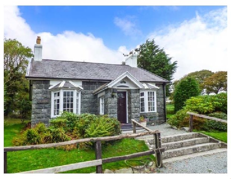 Hunting Lodge a holiday cottage rental for 10 in Criccieth, 