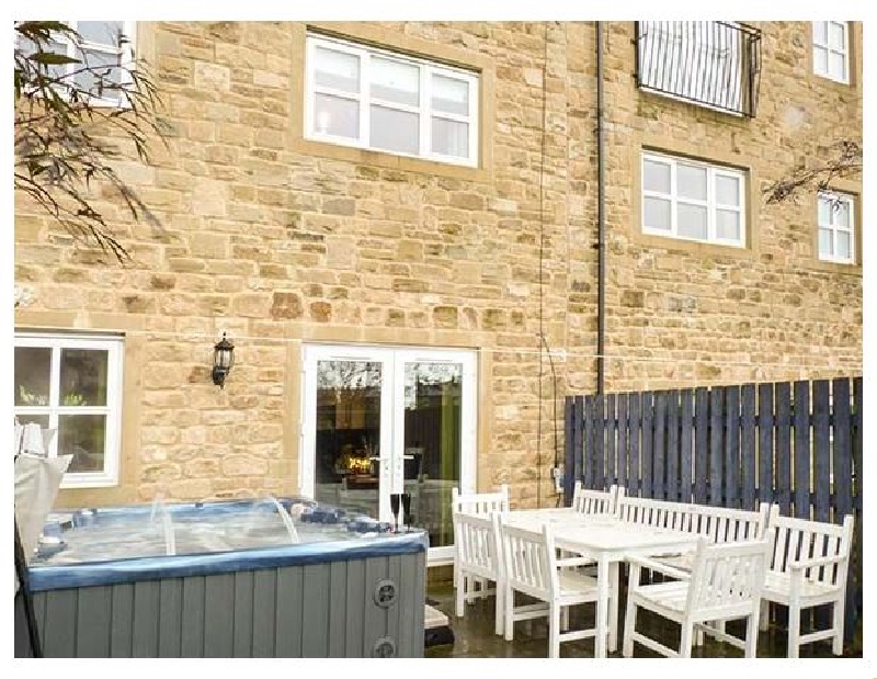 Pinnacle View a holiday cottage rental for 10 in Cowling , 