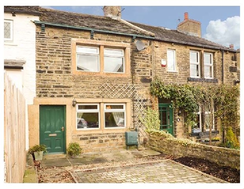 Daisy Cottage a holiday cottage rental for 3 in Oakworth, 