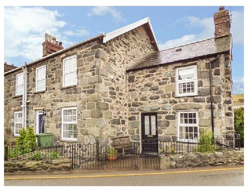 Bodlondeb a holiday cottage rental for 2 in Llwyngwril, 