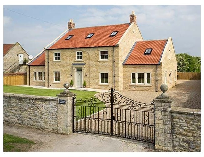 St. Hilda's House a holiday cottage rental for 15 in Hovingham, 
