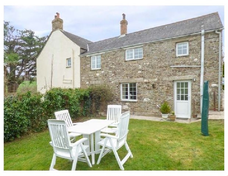 Hayloft Cottage a holiday cottage rental for 4 in Looe, 