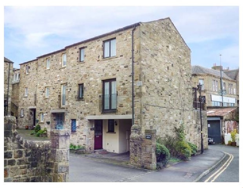9 Navigation Square a holiday cottage rental for 8 in Skipton, 