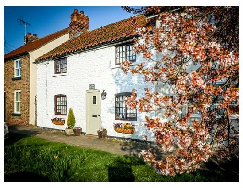 Clara's Cottage a holiday cottage rental for 5 in West Lutton, 