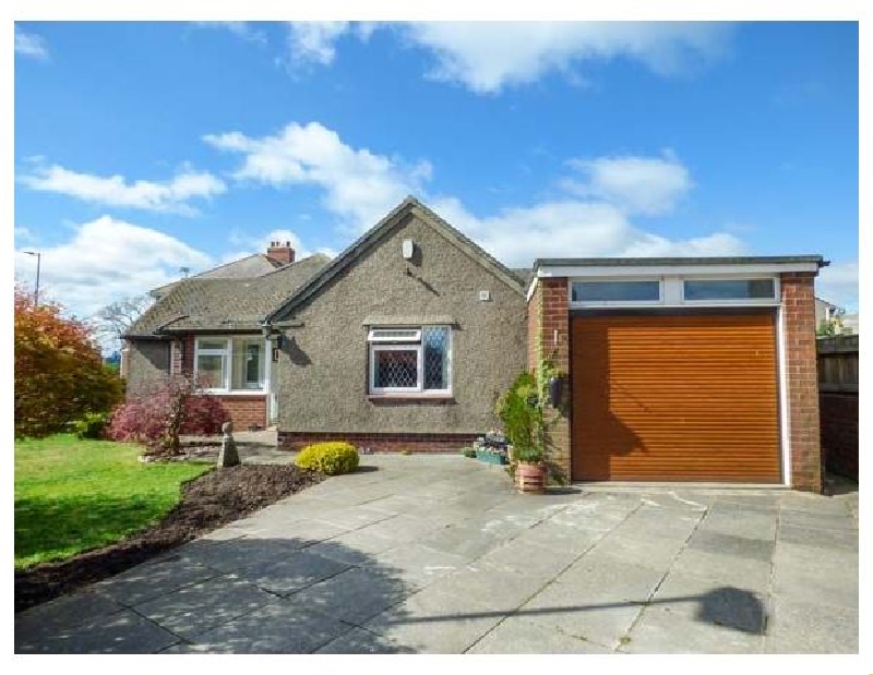 Bisley Bungalow a holiday cottage rental for 6 in Amble, 