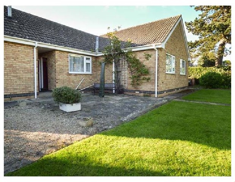 Cherry Tree Cottage a holiday cottage rental for 6 in Sheriff Hutton, 