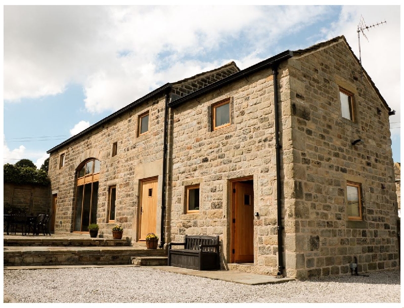 Stoneycroft Barn a holiday cottage rental for 8 in Midhopestones, 