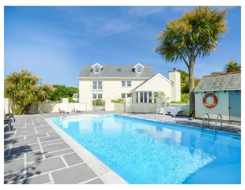 Rainbows End House a holiday cottage rental for 6 in Marazion, 