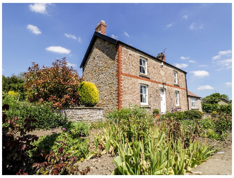 Auburn House a holiday cottage rental for 8 in Beadlam, 