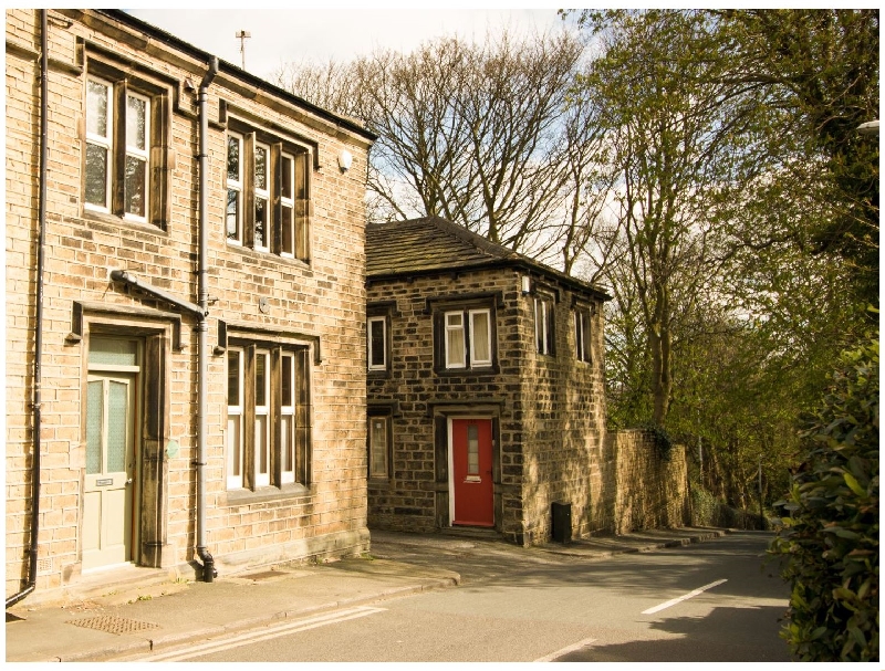 One Sharp Lane a holiday cottage rental for 4 in Almondbury, 
