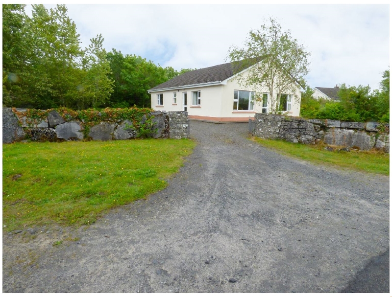 Lakeshore House a holiday cottage rental for 7 in Ballinrobe, 