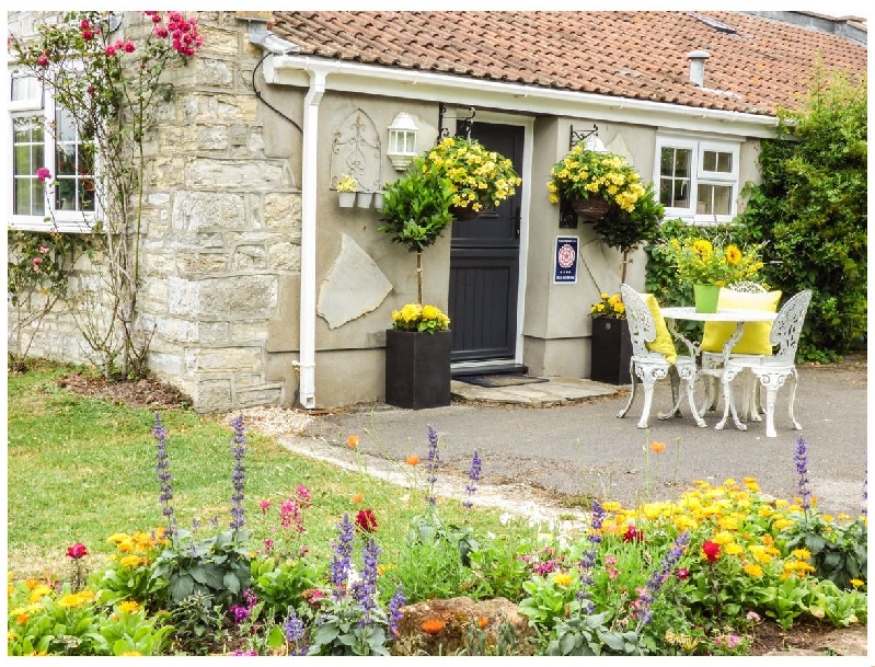 Pear Tree Cottage a holiday cottage rental for 4 in Mark, 
