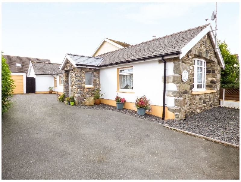 Rock Cottage a holiday cottage rental for 5 in Letterston, 
