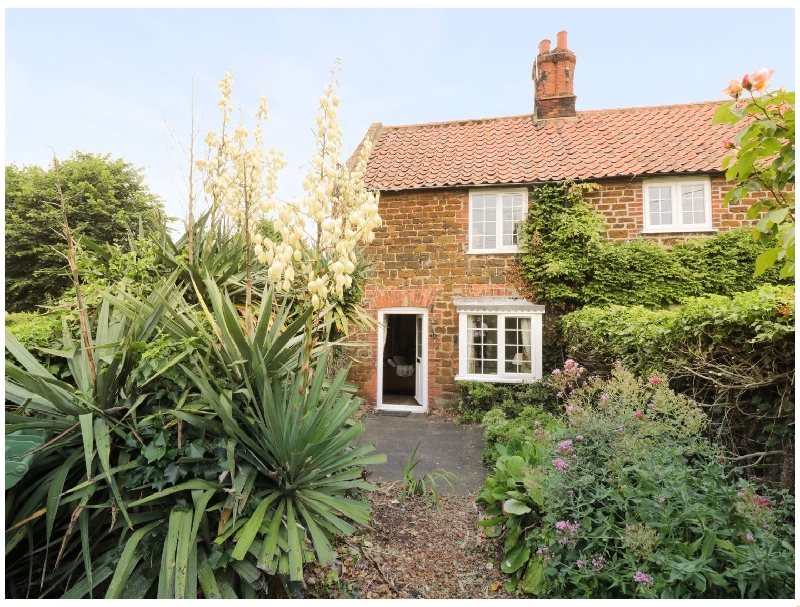 Curlew Cottage a holiday cottage rental for 4 in Heacham, 