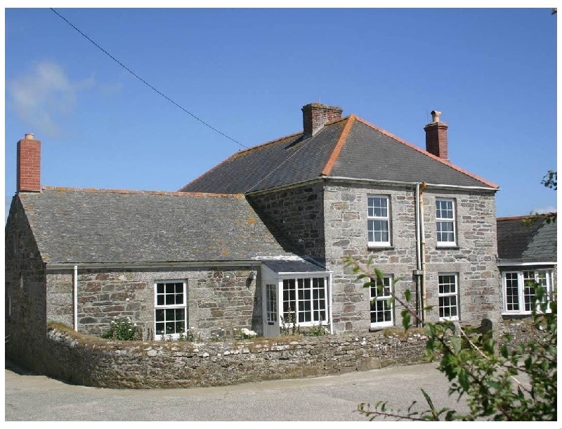 Hingey FarmHouse a holiday cottage rental for 10 in Gunwalloe, 