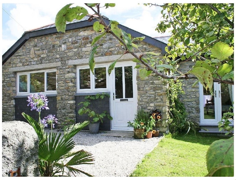Honeysuckle Cottage a holiday cottage rental for 4 in Helston, 