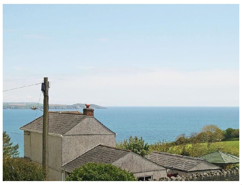 Driftwood Cottage a holiday cottage rental for 4 in Porthpean, 
