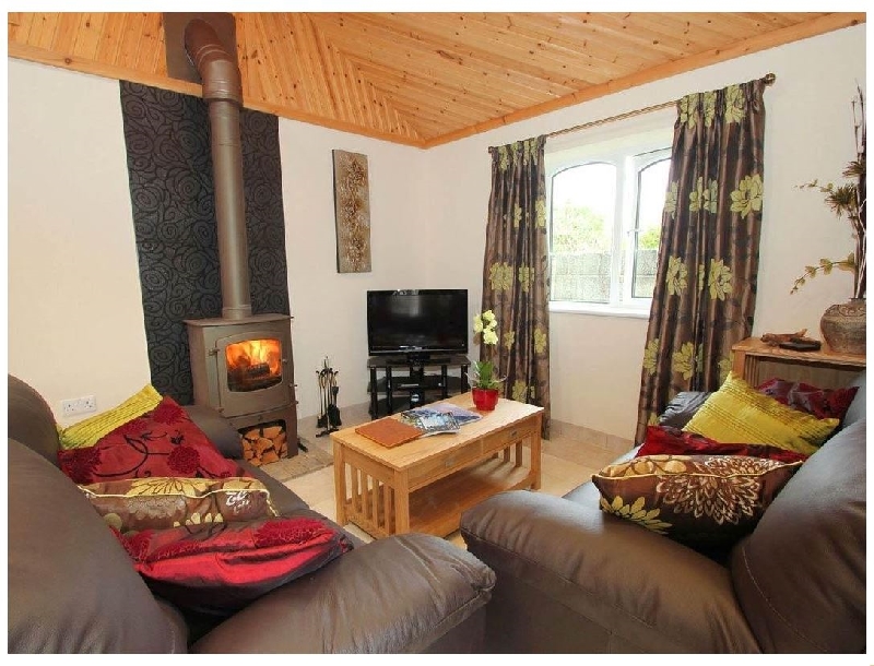 Suntrap Hideaway a holiday cottage rental for 4 in St. Austell, 