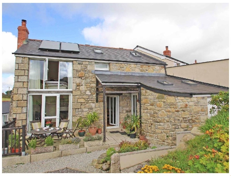 Mynheer Farm Barn a holiday cottage rental for 4 in Redruth, 