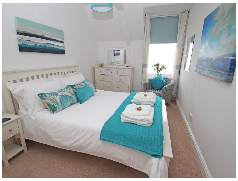 Headland Apt 17 a holiday cottage rental for 2 in Coverack, 