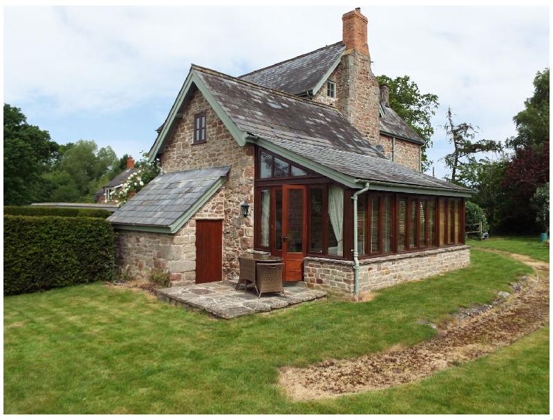 The Granary a holiday cottage rental for 2 in Walford, 