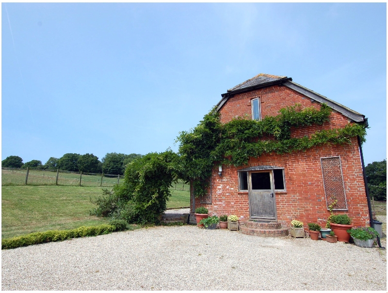 Breaches Barn a holiday cottage rental for 11 in Rockbourne, 